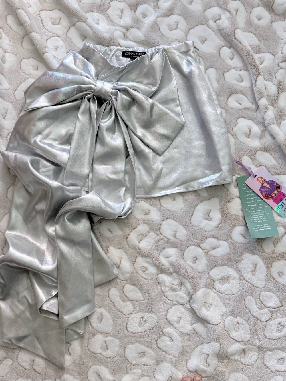 Johnny Wujek Silver Metallic Bow-Accent Mini Skirt Size 3 NWT C34